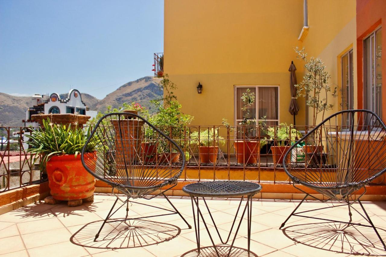 Colorful Family Condo With Terrace And Free Parking グアナファト エクステリア 写真