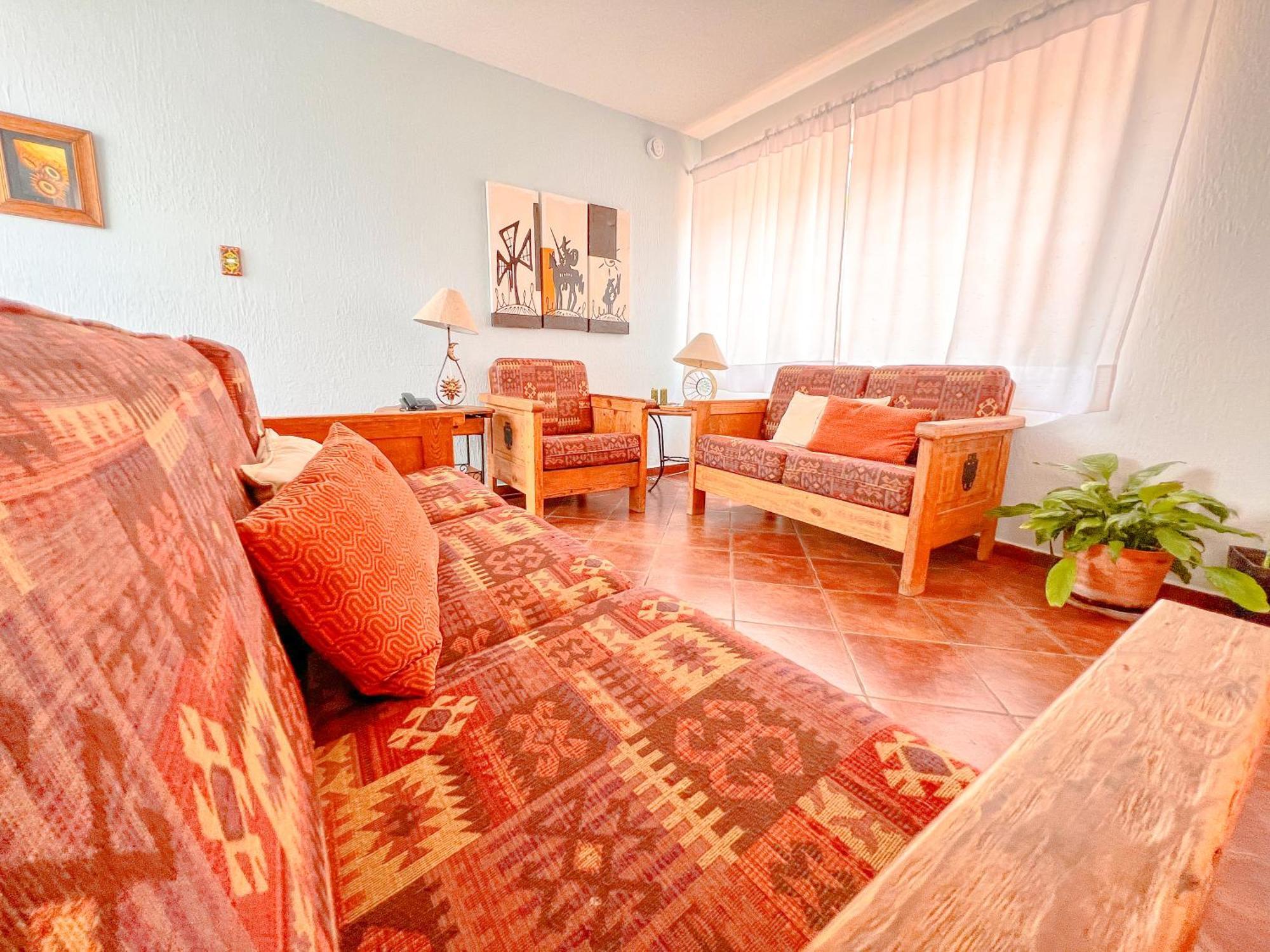 Colorful Family Condo With Terrace And Free Parking グアナファト エクステリア 写真